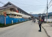 Polsek Mamasa Gelar Pasukan Ambang Gangguan untuk Kelancaran Lalu Lintas Pagi Hari