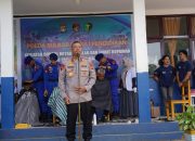 Melalui Program Dokpol Mitra Sekolah dan Jumat Rupawan, Kapolda Sulbar Tebar Inspirasi di SDN Padang Baka