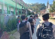 Sat Samapta Polres Mamasa Laksanakan Patroli Jalan Kaki Jaga Kamtibmas Aman di Tengah Lingkungan Masyarakat