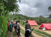 Bhabinkamtibmas Polsek Pana Monitoring Penyaluran Bantuan Kemensos di Desa Binaan