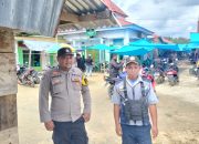 Personil Polsek Mambi Gelar PAM Jalur di Depan Pasar Tradisional Mambi untuk Tertibkan Lalu Lintas dan Parkir