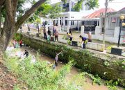 Sinergi TNI-Polri, Pemda, dan Warga: Gotong Royong Bersihkan Drainase di Maritengngae