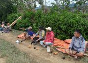 Giat Bhabinkamtibmas Polsek Pana Sambangi Warga Terdampak Longsor dan Salurkan Bantuan Sosial
