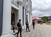 Polres Mamasa Gelar Patroli Jalan Kaki Pastikan Keamanan Masyarakat Tetap Kondusif
