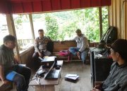 Bhabinkamtibmas Polsek Sumarorong Sambangi Warga Desa Malimbong untuk Jalin Silaturahmi dan Monitoring Situasi Kamtibmas