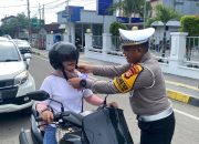 Ops Keselamatan, Kasat Lantas Polres Bone Turun ke Jalan Ingatkan Pengendara Tertib Berlalu Lintas
