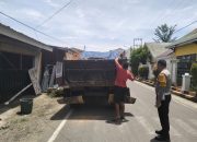 Kasat Lantas Palopo Tegur Truk Yang Bermuatan Meterial Pasir Tanpa Penutup