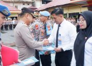 Kapolres Tator Beri Penghargaan Kepada 5 Personil Berprestasi