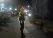 Warga Dirikan Tenda Kedukaan di Ruang Manfaat Jalan, Sat Lantas Polres Parepare Lakukan Pengaturan dan Pengalihan Arus Lalu Lintas