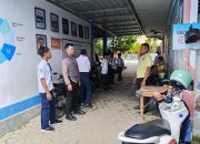 Bhabinkamtibmas Polres Majene Tertibkan Pelajar yang Berkeliaran di Luar Sekolah Saat Jam Pelajaran