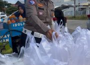 Satlantas Polres Luwu Berbagi Takjil dan Berikan Himbauan Kamtibmas Lalu Lintas