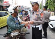 Satuan Lalu Lintas Polres Majene Gelar Aksi Berbagi Takjil di Bulan Suci Ramadhan