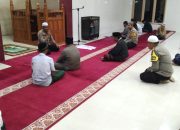 Safari Ramadhan Kapolsek Pamboang Sampaikan Himbauan Kamtibmas di Masjid Al Ihsan Lalampanua