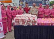 Kapolres Jeneponto Pimpin Pembagian Takjil Jelanh Buka Puasa