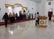 Personel Polsek Tabulahan Laksanakan Pengamanan dan Sholat Tarawih di Masjid Al-Amin