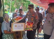 Peduli Sesama, Polres tator Beri Bantuan Sosial Untuk Korban Kebakaran Di Dusun Surakan