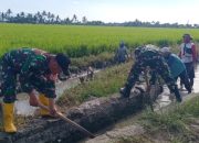 Dukung kesejahteraan petani melalui pembersihan irigasi, Babinsa Kodim 1420-07/Baranti Bersama Warga Bersihkan Saluran Irigasi