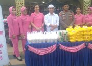 Semarak Ramadhan,  Sat Intlekam Polres Palopo Bagi Takjil Jelang Buka Puasa