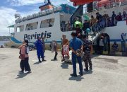 Personel Sat Polair Polres Majene Maksimalkan Pengamanan Bongkar Muat KM. Sabuk Nusantara 93