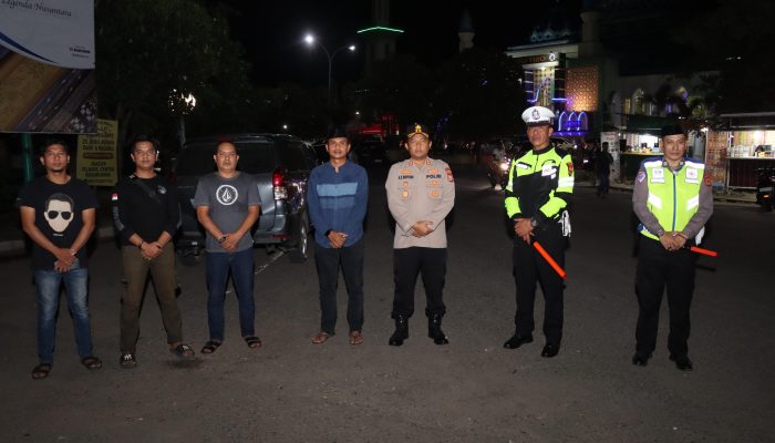 Kapolres Bulukumba Cek Personel Pengamanan Tarwih.