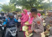 Polres Palopo Gelar Pembagian Takjil untuk Warga yang Melintas
