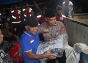 Polri untuk Masyarakat : Polres Luwu Sigap Hadir dan Beri Bantuan Bagi Korban Kebakaran