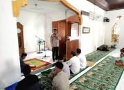 Kapolsek Malunda Sampaikan Himbauan Kamtibmas dalam Kultum di Masjid Nurul Muttaqin