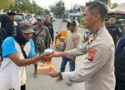 Kapolres Majene Berbagi Takjil Gratis kepada Pengendara dan Tukang Becak di Bulan Ramadhan