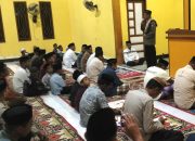 Kapolsek Sendana Hadiri Buka Puasa Bersama dan Sampaikan Himbauan Kamtibmas di Masjid Babussalam Mosso Dhua