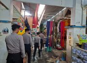 Antisipasi Aksi Kejahatan di Bulan Ramadhan, Samapta Polres Majene Gelar Patroli Jalan Kaki ke Pasar Sentral Majene