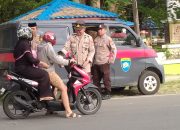 Polres Sinjai Kembali Berbagi Takjil Gratis di Jalan, Wujud Kepedulian Sesama di Bulan Suci Ramadan.