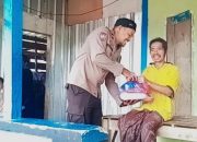 Berbagi Keberkahan di Bulan Suci, Bhabinkamtibmas Polres Majene Bagikan Sembako kepada Kaum Dhuafa