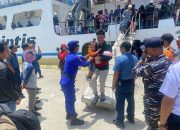 Jaga Kelancaran Arus Mudik Jalur Laut, Personel Sat. Polair Polres Majene Amankan Bongkar Muat KM. Sabuk Nusantara 93 Perintis