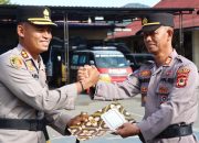 Kapolres Palopo berikan Penghargaan Kepada Personil Yang Berprestasi