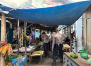Jaga Kondusivitas Jelang Lebaran, Satuan Samapta Polres Majene Gelar Patroli Jalan Kaki di Pasar Sentral