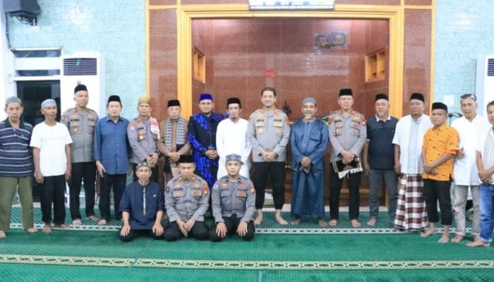 Safari Ramadhan, Kapolrestabes Makassar Shalat Tarawih Berjamaah di Masjid Nurul Amin
