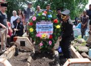 Kabag SDM Polres Bantaeng Pimpin Upacara Pemakaman Bripka Purnawirawan M.Nasir
