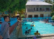 Wisata Puncak Raja Bunga Raami penunjung, Personel Ops Ketupat 2025 Polres Majene Amankan Lokasi Wisata