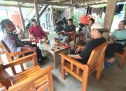 Pererat Silaturrahmi, Bhabinkamtibmas Kelurahan Tande Sambang Kamtibmas di Lingkungan Ayulita