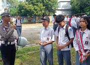 Maknai Hari Kartini Tahun 2025, Sat Lantas Polres Parepare Berbagi Helm Pelindung Kepala, Harapkan Generasi Cerdas Sadar Hukum