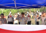 Suasana Haru Menyelimuti, Kapolres dan Wakapolres Sidrap Usung Keranda Aiptu Yohanes Lolok