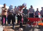 Dukung Fasilitas Personel, Kapolres Bone Letakkan Batu Pertama Pembangunan Rumah Dinas