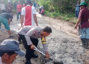 Bhabinkamtibmas Polres Majene Bersama Warga Gotong Royong Perbaiki Jalan Penghubung Dua Desa