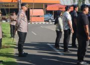 Kapolres Pinrang Tinjau Apel Pagi Personel di Mapolres Pinrang