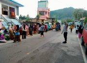 Antisipasi Aksi Kriminalitas dan Kemacetan Kendaraan, Personel Polsek Pamboang Gelar Patroli di Pasar Tumpah Desa Tinambung