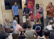 Personel Satnarkoba Polres Gowa Gelar Kegiatan Jum’at Berkah, Bagikan Nasi Kotak kepada Tahanan Narkoba
