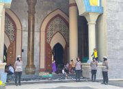 Wujud Nyata Pelayanan Polri, Polwan Polres Luwu Amankan Ibadah Salat Jumat di Kota Belopa