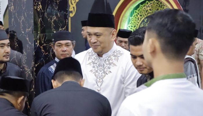Kapolres Pinrang Shalat Idul Adha 1446 H Bersama Masyarakat di Masjid Nurul Khair