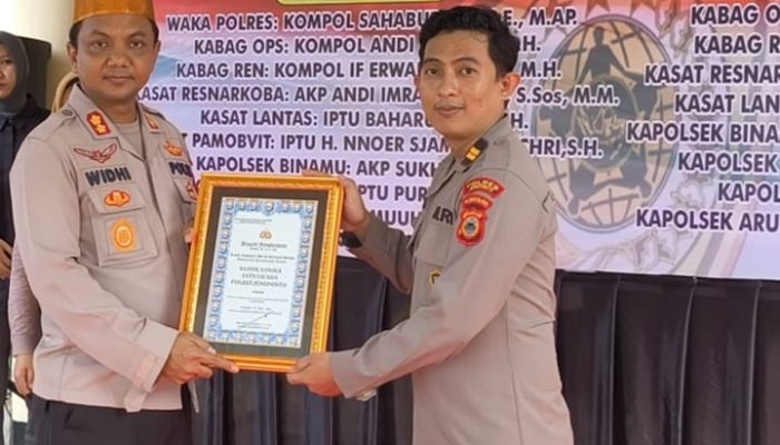 Kasi Dokkes Polres Jeneponto Iptu dr. Fuad Tri Khalas Terima Penghargaan dari Kapolda dan Kapolres Atas Dedikasi Luar Biasa