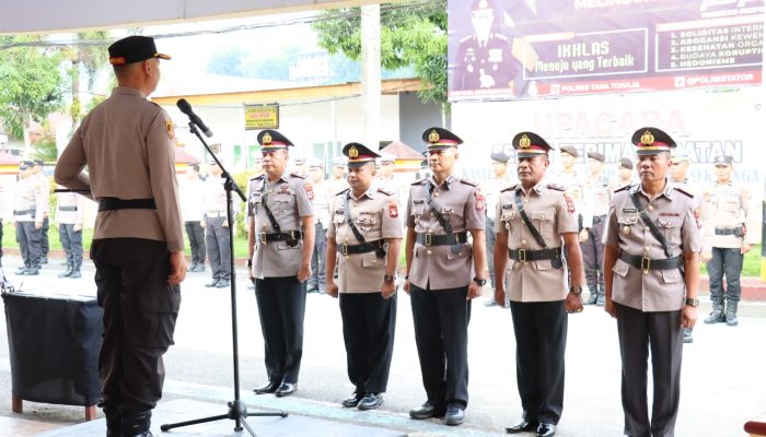 Kapolres Tator Pimpin Upacara Sertijab Kasat Lantas, Kasat Samapta Dan Kapolsek Sangalla